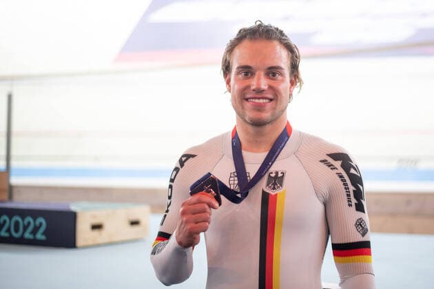 Bilder des Jahres 2022, Sport 08 August Sport Themen der Woche KW33 Sport Bilder des Tages DOERNBACH Maximilian (GER) with the bronze medal, Mens 1km Time Trial, GER, Track cycling, Rad, Radsport, Bahnrad, Bahn (Bahnrad), European Championships Munich 2022, 15.08.2022 Photo: Eibner Memmler GER, Track Cycling (Bahnrad), European Championships Munich 2022, 15.08.2022 Munich *** DOERNBACH Maximilian GER with the bronze medal, Mens 1km Time Trial, GER, Track Cycling Bahnrad , European Championships Munich 2022, 15 08 2022 Photo Eibner Memmler GER, Track Cycling Bahnrad , European Championships Munich 2022, 15 08 2022 Munich Copyright: xEibner Memmlerx EP_MMR