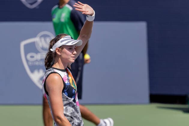 August 15, 2022, Mason, Ohio, USA: ELENA RYBAKINA (KAZ) waves to the crowd after winning her match at Monday s first round of the Western and Southern Open at the Lindner Family Tennis Center. Rybakina won 6-3, 6-2. Mason USA - ZUMAs304 20220815_zaf_s304_052 Copyright: xScottxStuartx