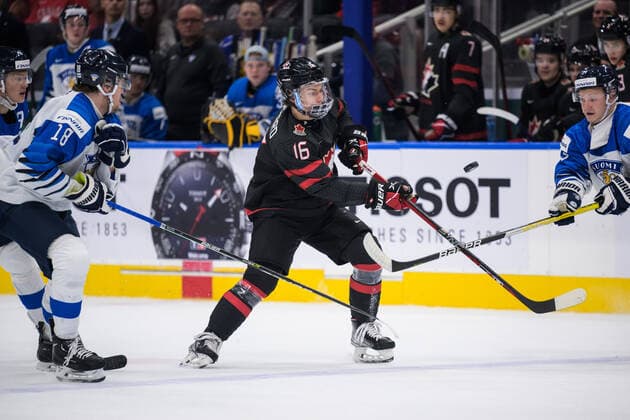 220815 Connor Bedard of Canada during the 2022 IIHF World Junior Championship group stage game between Canada and Finland on August 15, 2022 in Edmonton Photo Joel Marklund BILDBYRAN kod JM JM0360 bbeng ishockey ice hockey jvm junior vm u20 2022 iihf world junior championship world juniors canada kanada finland,  Copyright: JOELxMARKLUND BB220815JM041