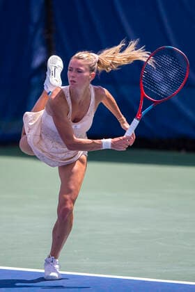 September 15, 2022, Mason, OH, USA: Western and Southern Open Tennis, Mason, OH - Camilla Giorgi plays the ball against opponent Marta Kortyuk. August 16, 2022 - ZUMA Press Mason USA - ZUMAn24_ 20220915_zaf_n24_029 Copyright: xWallyxNellx