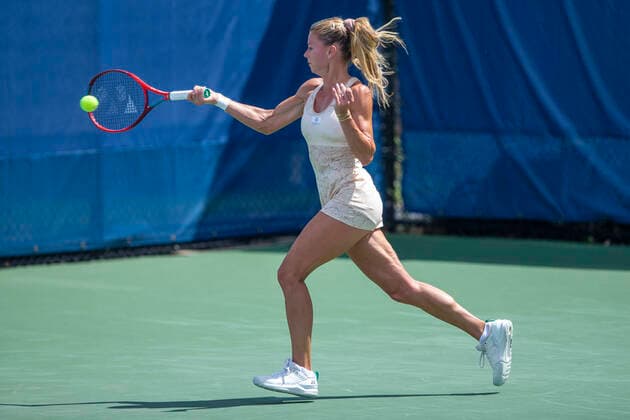September 15, 2022, Mason, OH, USA: Western and Southern Open Tennis, Mason, OH - Camilla Giorgi plays the ball against opponent Marta Kortyuk. August 16, 2022 - ZUMA Press Mason USA - ZUMAn24_ 20220915_zaf_n24_039 Copyright: xWallyxNellx