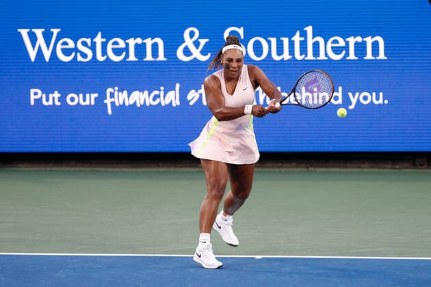 CINCINNATI, OH - AUGUST 16: Serena Williams of the United States hits a backhand during the Western & Southern Open on August 16, 2022, at the Lindner Family Tennis Center in Mason, OH. (Photo by Ian Johnson Icon Sportswire) TENNIS: AUG 16 Western & Southern Open Icon220816008