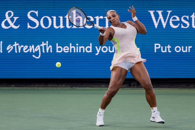 August 16, 2022, Mason, Ohio, USA: Serena Williams (USA) hits a forehand shot during Tuesdays first round of the Western and Southern Open at the Lindner Family Tennis Center, Mason, Oh. Mason USA - ZUMAs304 20220816_zaf_s304_289 Copyright: xScottxStuartx