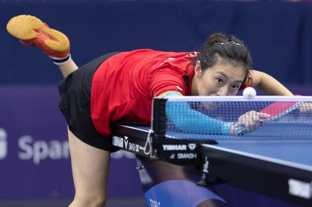Sport Themen der Woche KW33 Sport Bilder des Tages Tischtennis Europameisterschaften Ying Han (Deutschland) versucht vergebens einen Netzroller zu erreichen. Tischtennis Europameisterschaften als Teil der European Championships vom 13. bis 21. August in München., München Bayern Deutschland Rudi-Sedlmayer-Halle *** European Table Tennis Championships Ying Han Germany tries in vain to reach a net roller European Table Tennis Championships as part of the European Championships from 13 to 21 August in Munich , Munich Bavaria Germany Rudi Sedlmayer Halle