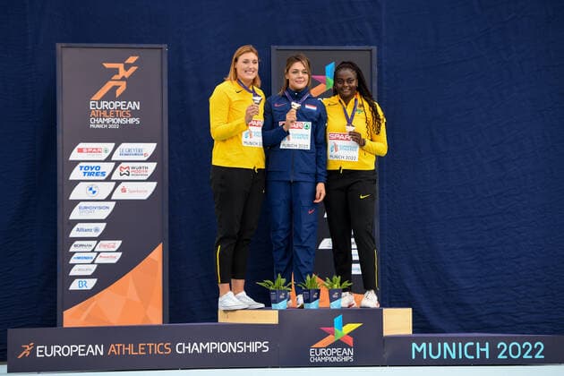 17 08 2022, xkaix, athletics European Championships, emspor, f l Kristin Pudenz, Sandra Perkuvic Croatia , Claudine Vita at the award ceremony. kp