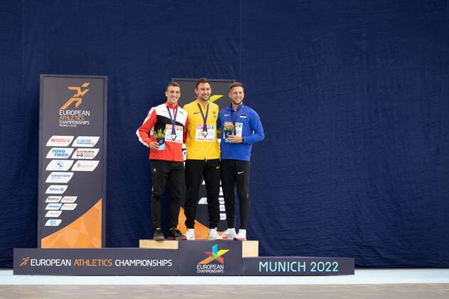 European Championships Munich22 Athletics, 17 08 2022 Award Ceremony Decathlon Men from left Simon Ehammer SUI , Niklas Kaul GER and Janek oiglane EST European Championships Munich22 Athletics Medal Ceremony on 17 08 2022 at Olympiapark in Munich Germany Copyright: xBEAUTIFULxSPORTS R.xSchmittx
