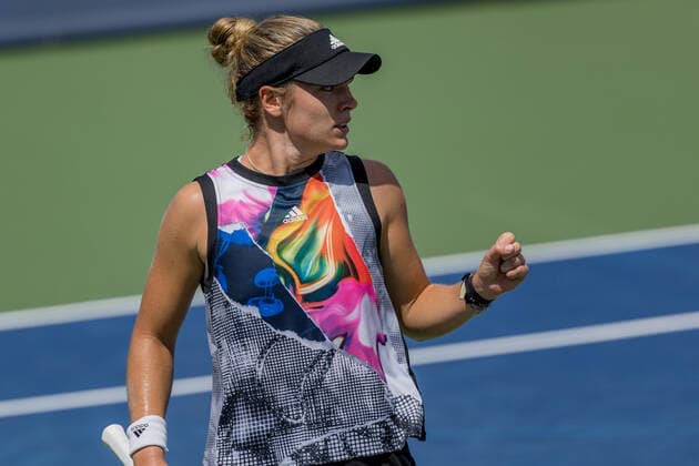 August 17, 2022, Mason, Ohio, USA: Catherine McNally (USA) reacts to a shot during the second round of the Western and Southern Open at the Lindner Family Tennis Center, Mason, Oh. Mason USA - ZUMAs304 20220817_zaf_s304_074 Copyright: xScottxStuartx