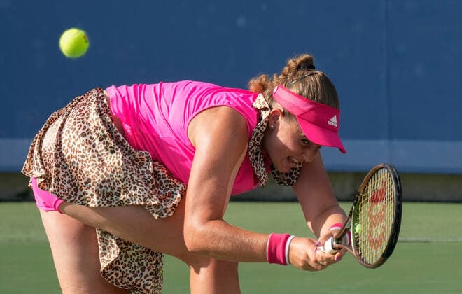 August 17, 2022: Jelena Ostapenko (LAT) loses to Madison Keys (USA), 6-4, 7-5 at the Western & Southern Open being played at Lindner Family Tennis Center in Cincinnati, Ohio, {USA} Tennisclix Cal Media Cincinnati USA - ZUMAc04_ 20220817_zaf_c04_088 Copyright: xLesliexBillmanx