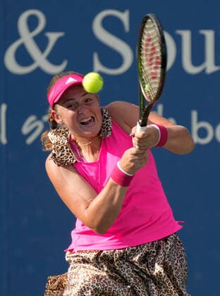 August 17, 2022: Jelena Ostapenko (LAT) loses to Madison Keys (USA), 6-4, 7-5 at the Western & Southern Open being played at Lindner Family Tennis Center in Cincinnati, Ohio, {USA} Tennisclix Cal Media Cincinnati USA - ZUMAc04_ 20220817_zaf_c04_095 Copyright: xLesliexBillmanx
