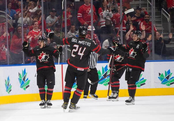 August 17, 2022, EDMONTON, AB, CANADA: Canada celebrates a goal against Switzerland during first period IIHF World Junior Hockey Championship quarterfinal action in Edmonton on Wednesday August 17, 2022. Canada News - August 17, 2022  - ZUMAc35_ 20220817_zaf_c35_098 Copyright: xJasonxFransonx