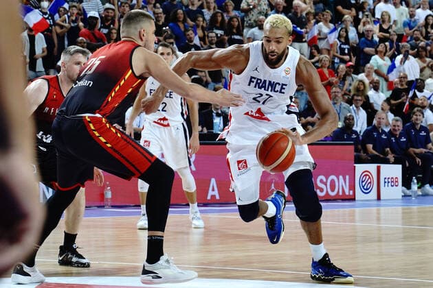 Rudy Gobert (France) - Haris Bratanovic (Belgique) BASKETBALL : France vs Belgique - Match de prÃ paration Ã l™Euro 2022 - Montpellier - 18 08 2022 NorbertScanella Panoramic 