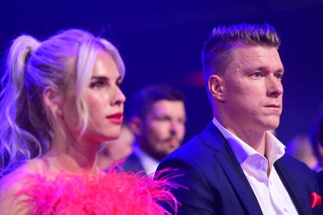 Zlata hokejka 2022, vyhlaseni nejlepsich ceskych hokejistu uplynule sezony, 18. srpna 2022, Praha. Hokejista Ondrej Palat s manzelkou Barborou. CTKPhotoP2022081808550 