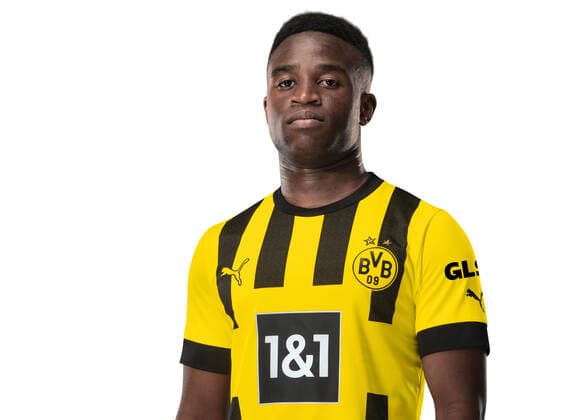 Youssoufa Moukoko; Borussia Dortmund; 1.BL, Porträttermin 2022 2023, Foto: BVB Simoes via TEAM2sportphoto Portraets Borussia Dortmund 2022_2023