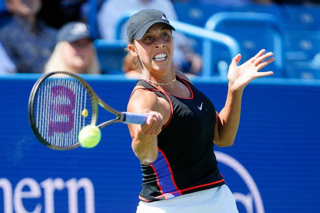 CINCINNATI, OH - AUGUST 19: Madison Keys of the United States hits a forehand during the quarterfinals at Western & Southern Open on August 19, 2022, at the Lindner Family Tennis Center in Mason, OH. (Photo by Ian Johnson Icon Sportswire) TENNIS: AUG 19 Western & Southern Open Icon220819001