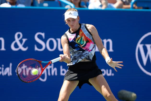 CINCINNATI, OH - AUGUST 19: Elena Rybakina of Kazakh hits a forehand during the quarterfinals at Western & Southern Open on August 19, 2022, at the Lindner Family Tennis Center in Mason, OH. (Photo by Ian Johnson Icon Sportswire) TENNIS: AUG 19 Western & Southern Open Icon220819007