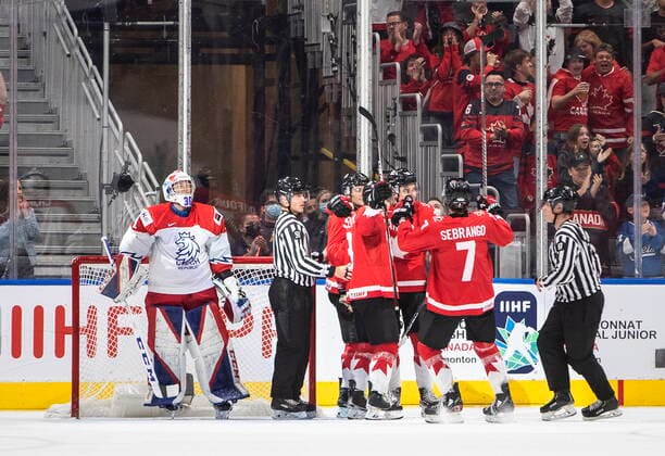 August 19, 2022, EDMONTON, AB, CANADA: Canada celebrates a goal as Czechia goalie Pavel Cajan (1) looks on during third period IIHF World Junior Hockey Championship semifinal action in Edmonton on Friday August 19, 2022. Canada News - August 19, 2022  - ZUMAc35_ 20220819_zaf_c35_086 Copyright: xJasonxFransonx