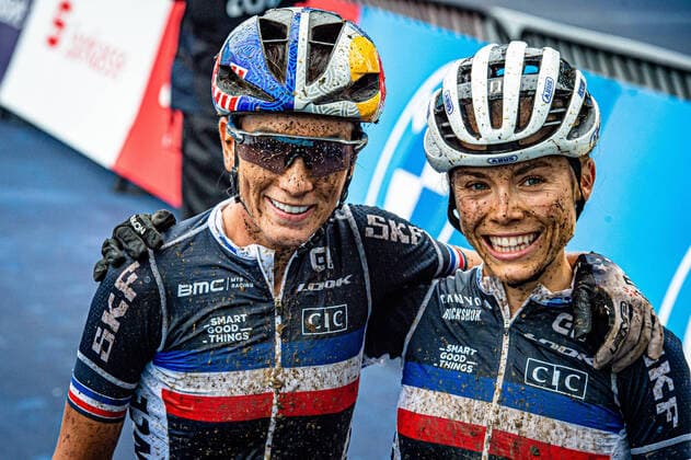 Bilder des Jahres 2022, Sport 08 August Sport Themen der Woche KW33 FERRAND PREVOT Pauline, LECOMTE Loana: UEC MTB Cycling European Championships - Munich 2022 FERRAND PREVOT Pauline ( FRA ) France - LECOMTE Loana ( FRA ) France Querformat - quer - horizontal - Landscape - Event Veranstaltung: UEC MTB Cycling European Championships 2022 - Category Kategorie: Cycling - MTB European Championships - Elite Women - Location Ort: Europe Germany - Bavaria - Munich - Olympic Parc - Discipline: MTB - Distance: ... - Date Datum: 20.08.2022 Saturday Day 2 - *** FERRAND PREVOT Pauline, LECOMTE Loana UEC MTB Cycling European Championships Munich 2022 FERRAND PREVOT Pauline FRA France LECOMTE Loana FRA France landscape horizontal Landscape Event Event UEC MTB Cycling European Championships 2022 Category Category Cycling MTB European Championships Elite Women Location Place Europe Germany Bavaria Munich Olympic Parc Discipline MTB Distance Date Date 20 08 2022 Saturday Day 2