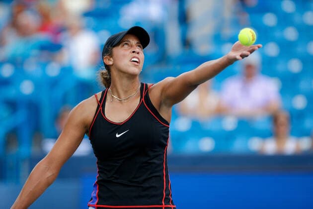 CINCINNATI, OH - AUGUST 20: Madison Keys of the United States serves during the semifinal at the Western & Southern Open on August 20, 2022, at the Lindner Family Tennis Center in Mason, OH. (Photo by Ian Johnson Icon Sportswire) TENNIS: AUG 20 Western & Southern Open Icon220820004