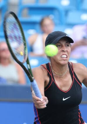 Madison Keys of the United States returns a volley against Petra Kvitova of the Czech Republic during the semi-finals of the 2022 Western and Southern Masters at the Lindner Family Tennis Center in Mason, Ohio, USA, 20 August 2022. Western and Southern Masters !ACHTUNG: NUR REDAKTIONELLE NUTZUNG!  Copyright: xMARKxLYONSx AME747 20220820-8a8d6dcaf9eb922892628349d5c1fd3c3f3995a7