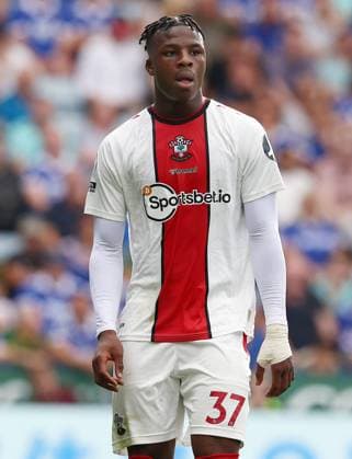 Leicester, England, 20th August 2022. Armel Bella-Kotchap of Southampton during the Premier League match at the King Power Stadium, Leicester. Picture credit should read: Darren Staples Sportimage EDITORIAL USE ONLY. No use with unauthorised audio, video, data, fixture lists, club league logos or live services. Online in-match use limited to 120 images, no video emulation. No use in betting, games or single club league player publications. SPI-1803-0076