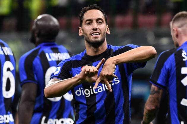 Sport Bilder des Tages Mp Milano 20 08 2022 - campionato di calcio serie A Inter-Spezia foto Matteo Papini Image nella foto: esultanza gol Hakan Calhanoglu 