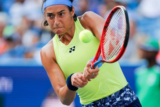 CINCINNATI, OH - AUGUST 20: Caroline Garcia of France hits a backhand during the semifinal at the Western & Southern Open on August 20, 2022, at the Lindner Family Tennis Center in Mason, OH. (Photo by Ian Johnson Icon Sportswire) TENNIS: AUG 20 Western & Southern Open Icon220820049