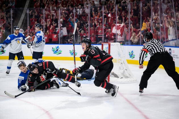 220820 Kent Johnson of Canada celebrates after scoring the game winning 3 2 goal in overtime during the 2022 IIHF World Junior Championship final between Canada and Finland on August 20, 2022 in Edmonton Photo Joel Marklund BILDBYRAN kod JM JM0370 bbeng ishockey ice hockey jvm junior vm u20 2022 iihf world junior championship world juniors final canada kanada finland jubel,  Copyright: JOELxMARKLUND BB220820JM143