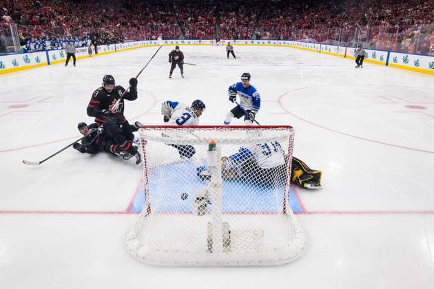 220820 Kent Johnson of Canada scores the game winning 3 2 goal in overtime behind goaltender Juha Jatkola of Finland during the 2022 IIHF World Junior Championship final between Canada and Finland on August 20, 2022 in Edmonton Photo Joel Marklund BILDBYRAN kod JM JM0370 bbeng ishockey ice hockey jvm junior vm u20 2022 iihf world junior championship world juniors final canada kanada finland,  Copyright: JOELxMARKLUND BB220820JM159
