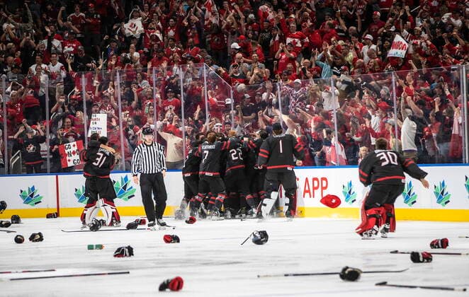 August 20, 2022, EDMONTON, AB, CANADA: Canada celebrates the win over Finland during overtime IIHF World Junior Hockey Championship gold medal game action in Edmonton on Saturday August 20, 2022. Canada News - August 20, 2022  - ZUMAc35_ 20220820_zaf_c35_118 Copyright: xJasonxFransonx