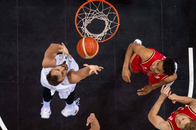 Basketball Hamburg 20 08 2022 Supercup Serbia SRB Germany GER Nikola Milutinov Serbia, No 33 Maodo Lo Germany, No 04