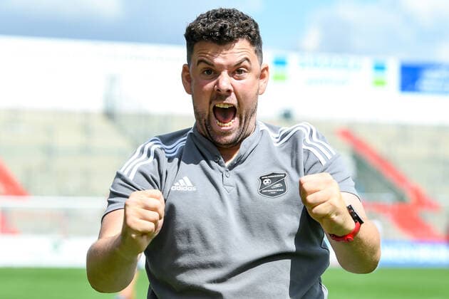 Coach Marc Unterberger Unterhaching cheers the derby victory, joy, friendly, cheerful, beaming, optimistic, 21 08 2022, Unterhaching Germany , Football, A Junioren Bundesliga Süd Südwest, SpVgg Unterhaching FC Bayern München, DFB DFL REGULATIONS PROHIBIT ANY USE OF PHOTOGRAPHS AS IMAGE SEQUENCES AND OR QUASI VIDEO xslx