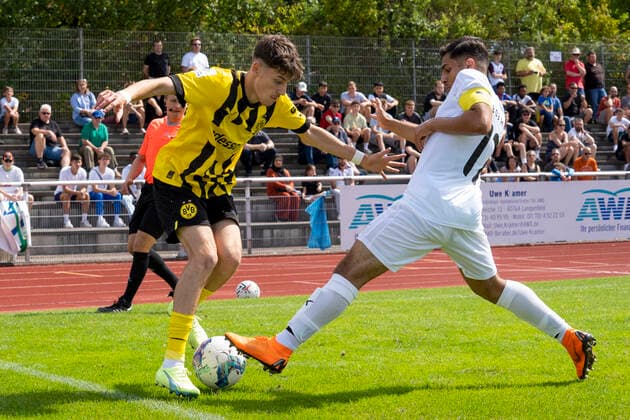 Sunday, 21 08 2022 Season 2022 2023 A Junior Bundesliga, U19 Bundesliga 2 Matchday at Stadion am Bandsbusch, Hilden, Germany VfB 03 Hilden U19 BV Borussia Dortmund U19 Noa Gabriel Simic Borussia Dortmund U19 7