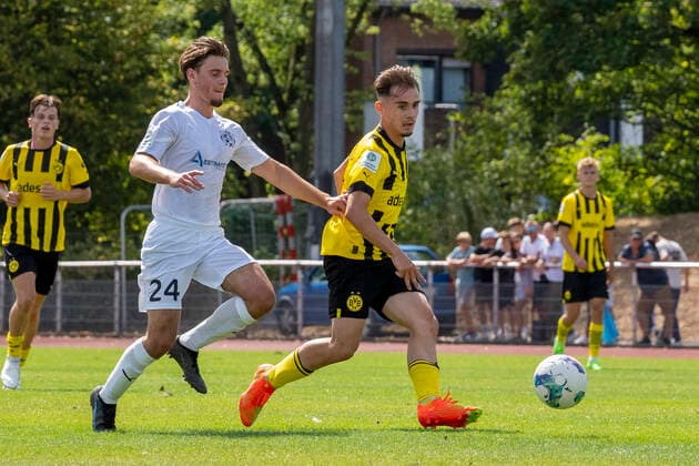 Sunday, 21 08 2022 Season 2022 2023 A Junior Bundesliga, U19 Bundesliga 2 Matchday at Stadion am Bandsbusch, Hilden, Germany VfB 03 Hilden U19 BV Borussia Dortmund U19 Vasco Walz Borussia Dortmund U19 8