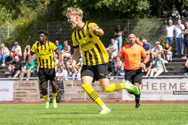 Sunday, 21 08 2022 Season 2022 2023 A Junior Bundesliga, U19 Bundesliga 2 Matchday at Stadion am Bandsbusch, Hilden, Germany VfB 03 Hilden U19 BV Borussia Dortmund U19 Julian Rijkhoff Borussia Dortmund U19 9