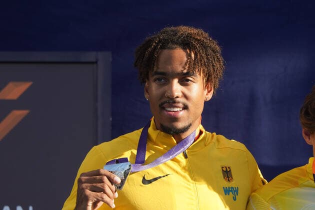 European Championships Munich 2022, European Athletics Championships, European Athletics Championships Munich 2022, 12 08 21 08 2022, Olympiastadion Munich, pole vault men final, Bo Kanda Lita Baehre, Germany, award ceremony with silver medal , photo Gladys chai von der Laage