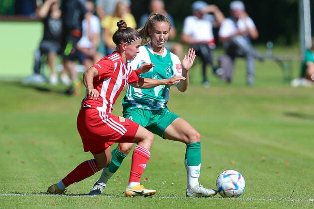 f li Latoya Bach 1 FC Union Berlin, 10 and Michelle Weiß SV Werder Bremen, 8 in duel, duel, dynamics, action, game scene, 21 08 2022, Elsdorf Germany , football, test match women, 1 FC Union Berlin SV Werder Bremen xobx