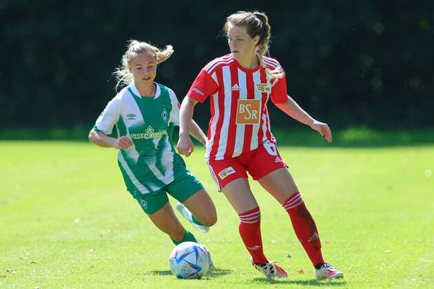 f l Michelle Weiß SV Werder Bremen, 8 and Lena Bucher 1 FC Union Berlin, 6 in duel, duel, dynamics, action, game scene, 21 08 2022, Elsdorf Germany , football, test match women, 1 FC Union Berlin SV Werder Bremen xobx