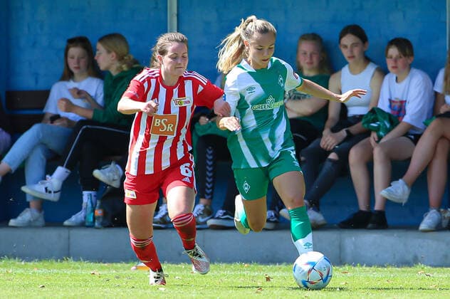 f li Lena Bucher 1 FC Union Berlin, 6 and Michelle Weiß SV Werder Bremen, 8 in duel, duel, dynamics, action, game scene, 21 08 2022, Elsdorf Germany , football, test match women, 1 FC Union Berlin SV Werder Bremen xobx