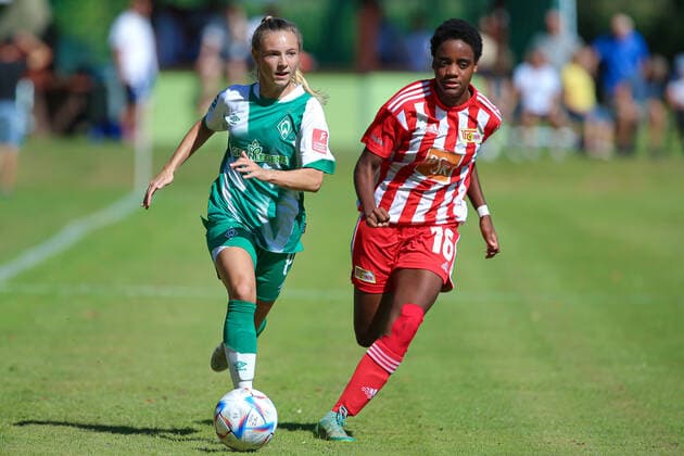 f li Michelle Weiß SV Werder Bremen, 8 and Naika Reissner 1 FC Union Berlin, 16 in duel, duel, dynamics, action, action, game scene, 21 08 2022, Elsdorf Germany , football, test match women, 1 FC Union Berlin SV Werder Bremen xobx