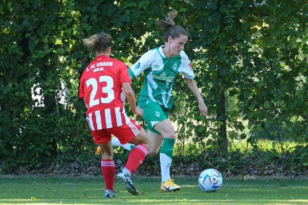 f li Luise Wildner 1 FC Union Berlin, 23 and Reena Wichmann SV Werder Bremen, 6 in duel, duel, dynamics, action, action, game scene, 21 08 2022, Elsdorf Germany , football, test match women, 1 FC Union Berlin SV Werder Bremen xobx