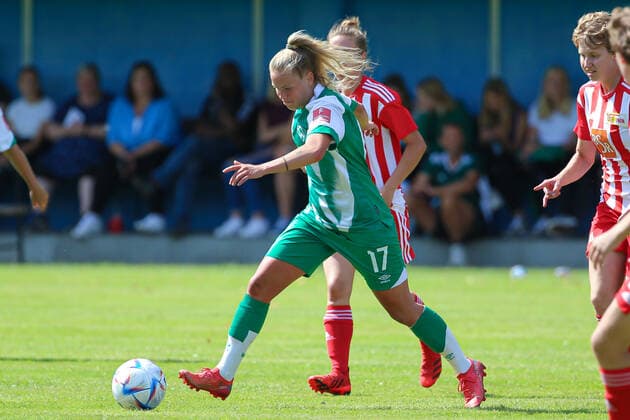Margarita Gidion SV Werder Bremen, 17 on the ball, single image, full body, action, game scene, 21 08 2022, Elsdorf Germany , football, test match women, 1 FC Union Berlin SV Werder Bremen xobx