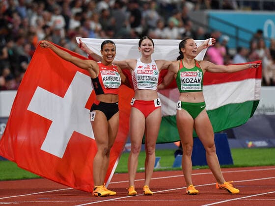 Bilder des Jahres 2022, Sport 08 August Sport Themen der Woche KW33 Die Siegerinnen KAMBUNDJI Ditaji (Schweiz) SKRZYSZOWSKA Pia (Polen) und KOZAK Luca (Ungarn) beim 100m Hürdenlauf Wettbewerb der European Championships 2022 in München am 21.08.2022. München Olympiastadion Bayern Deutschland *** The winners KAMBUNDJI Ditaji Switzerland SKRZYSZOWSKA Pia Poland and KOZAK Luca Hungary at the 100m hurdles competition of the European Championships 2022 in Munich on 21 08 2022 Munich Olympic Stadium Bavaria Germany