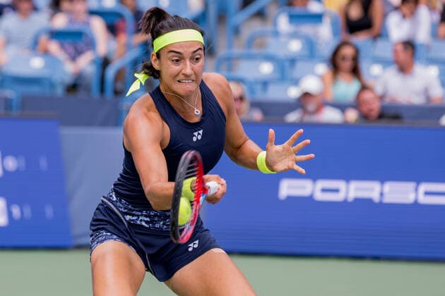 August 21, 2022, Mason, Ohio, USA: Caroline Garcia (FRA) hits a forehand shot during the championship of the Western and Southern Open at the Lindner Family Tennis Center, Mason, Oh. Mason USA - ZUMAs304 20220821_zaf_s304_015 Copyright: xScottxStuartx