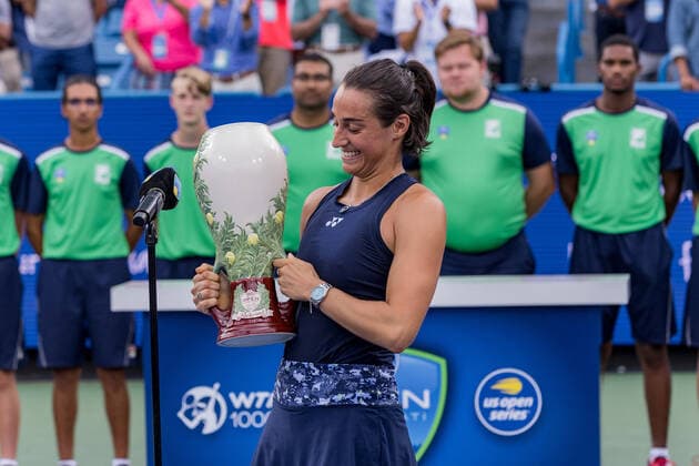 August 21, 2022, Mason, Ohio, USA: Caroline Garcia (FRA) holds the Rookwood Trophy for winning the championship of the Western and Southern Open at the Lindner Family Tennis Center, Mason, Oh. Mason USA - ZUMAs304 20220821_zaf_s304_044 Copyright: xScottxStuartx