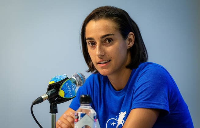August 21, 2022, CINCINNATI, UNITED STATES: Caroline Garcia of France talks to the media after winning the final of the 2022 Western & Southern Open WTA, Tennis Damen 1000 tennis tournament against Petra Kvitova of the Czech Republic CINCINNATI UNITED STATES - ZUMAa181 20220821_zaa_a181_162 Copyright: xRobxPrangex