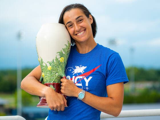 August 21, 2022, CINCINNATI, UNITED STATES: Caroline Garcia of France poses with the champions trophy winning the final of the 2022 Western & Southern Open WTA, Tennis Damen 1000 tennis tournament against Petra Kvitova of the Czech Republic CINCINNATI UNITED STATES - ZUMAa181 20220821_zaa_a181_165 Copyright: xRobxPrangex
