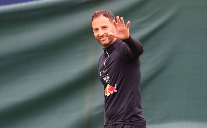 Sport Themen der Woche KW34 Sport Bilder des Tages RB Leipzig - Training 23.08.2022 Leipzig, 23.08.2022, RBL Trainingszentrum, Fussball, 1. Bundesliga , RB Leipzig - Training , Im Bild: Cheftrainer Domenico Tedesco (RB Leipzig) , *** RB Leipzig training 23 08 2022 Leipzig, 23 08 2022, RBL training center, football, 1 Bundesliga , RB Leipzig training , In the picture head coach Domenico Tedesco RB Leipzig ,