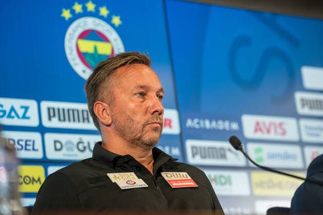 SOCCER - UEFA EL, Fenerbahce vs A.Wien ISTANBUL,TURKEY,24.AUG.22 - SOCCER - UEFA Europa League, play off, Fenerbahce Istanbul vs FK Austria Wien, preview, press conference, PK, Pressekonferenz A.Wien. Image shows head coach Manfred Schmid (A.WIen).  GEPAxpictures xJohannesxFriedl