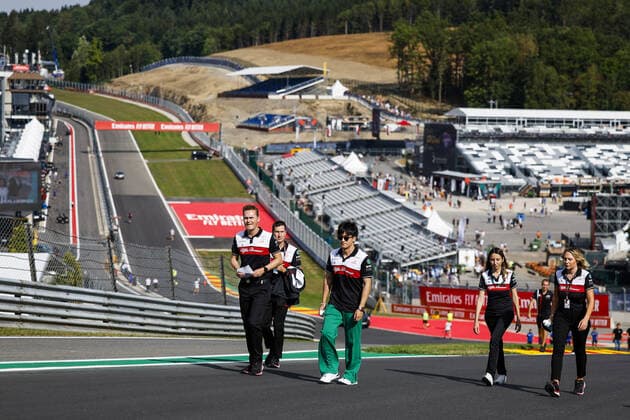 ZHOU Guanyu (chi), Alfa Romeo F1 Team ORLEN C42, portrait during the Formula 1 Rolex Belgian Grand Prix 2022, 14th round of the 2022 FIA Formula One World Championship, WM, Weltmeisterschaft from August 26 to 28, 2022 on the Circuit de Spa-Francorchamps, in Francorchamps, Belgium - F1 - BELGIAN GRAND PRIX 2022 DPPI Panoramic  00122033__DEL8266.JPG_