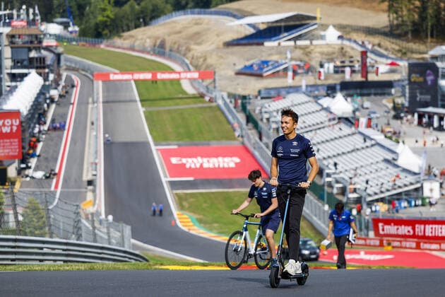 ALBON Alexander (tha), Williams Racing FW44, portrait during the Formula 1 Rolex Belgian Grand Prix 2022, 14th round of the 2022 FIA Formula One World Championship, WM, Weltmeisterschaft from August 26 to 28, 2022 on the Circuit de Spa-Francorchamps, in Francorchamps, Belgium - F1 - BELGIAN GRAND PRIX 2022 DPPI Panoramic  00122033__DEL8365.JPG_